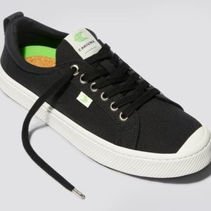 Woman's Cariuma OCA Low Canvas Sneaker
